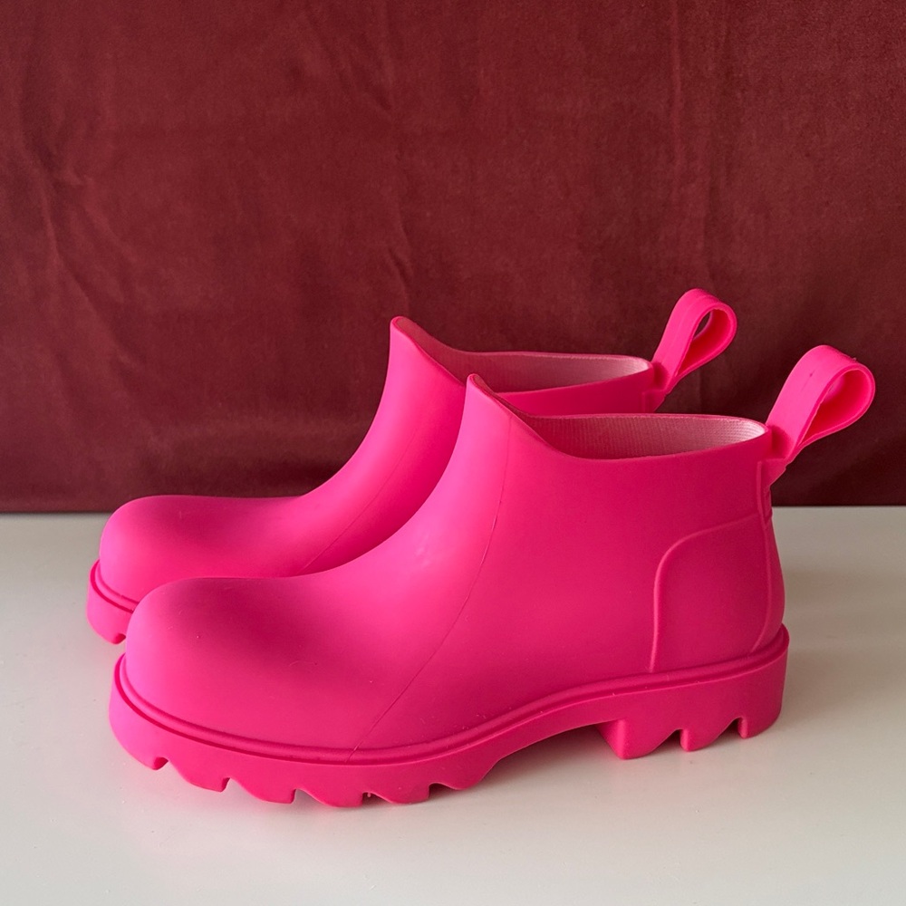 Free People - Pink Rain Boots - size 8